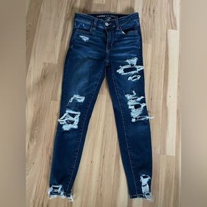 American Eagle size 4 Distressed Hi-Rise Jegging Crop